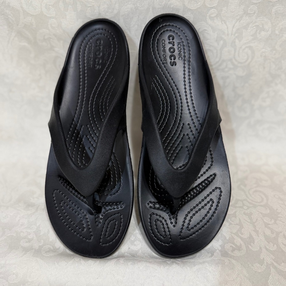 Crocs Flip Flops Womens 9 Black Casual Beach Sandals